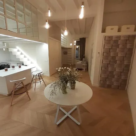 Loft Prestigioso Nel Centro Di アパート サンレモ